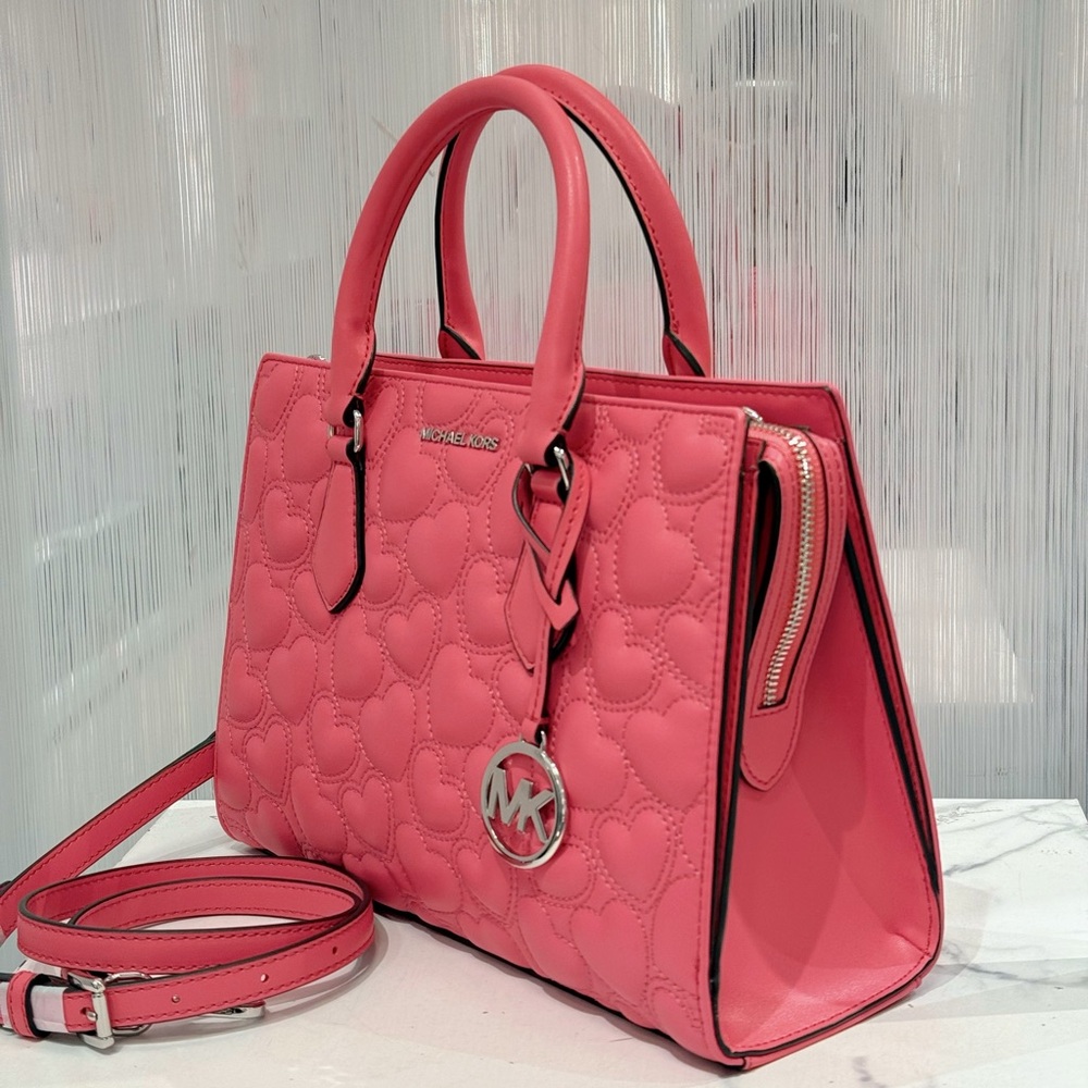 New set michael kors Sheila Medium Heart Embroidered Satchel